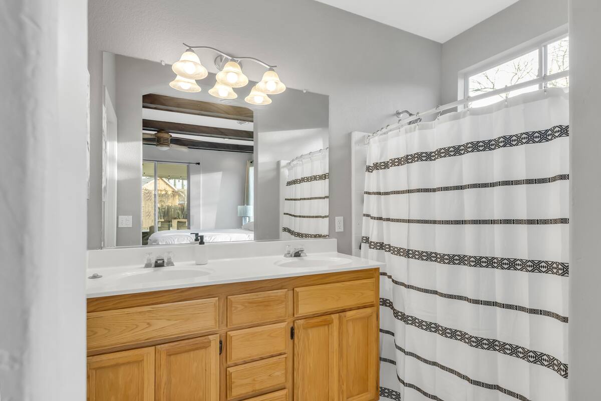 Inside the house. Paramount Spaces, a Mediterranean-style vacation rental in Sacramento (photo 6)